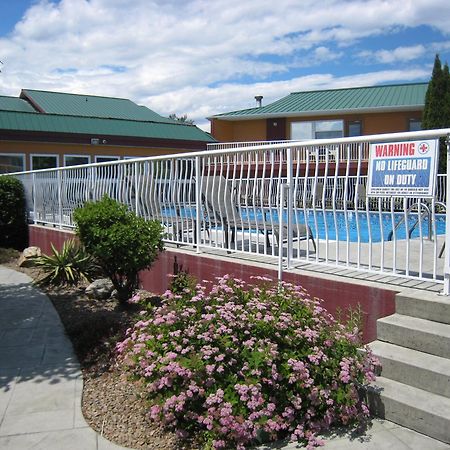 Days Inn By Wyndham Penticton Conference Centre Exteriör bild