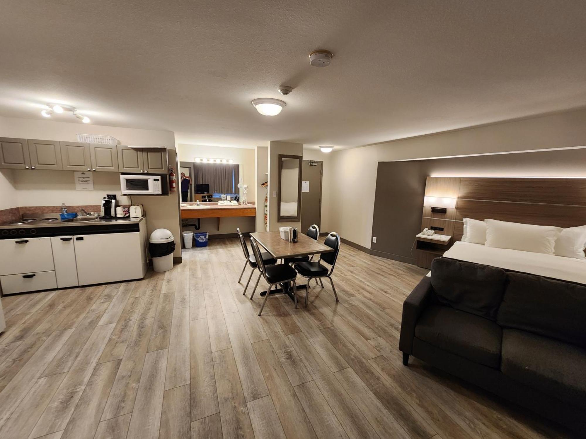 Days Inn By Wyndham Penticton Conference Centre Exteriör bild