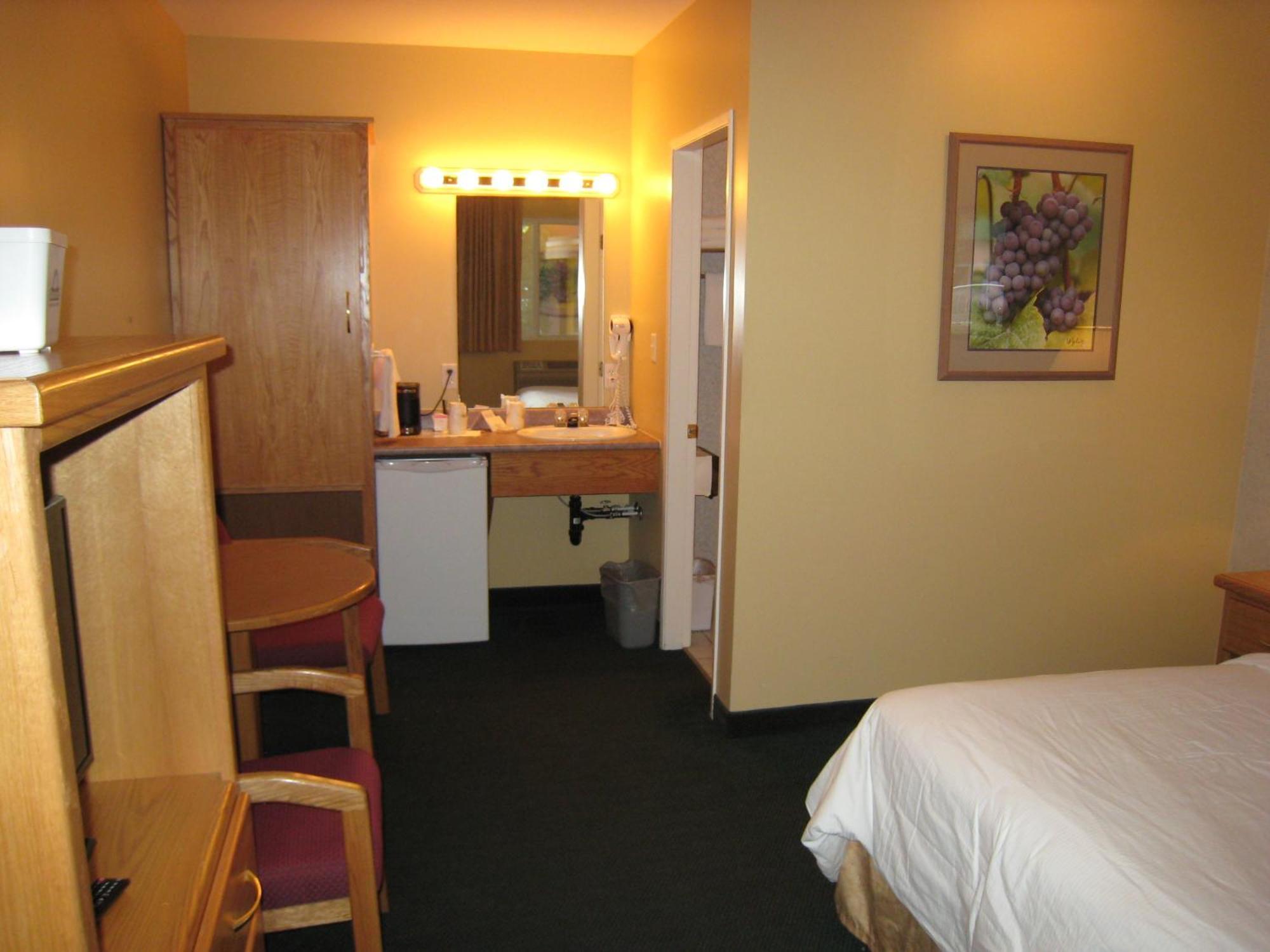 Days Inn By Wyndham Penticton Conference Centre Exteriör bild