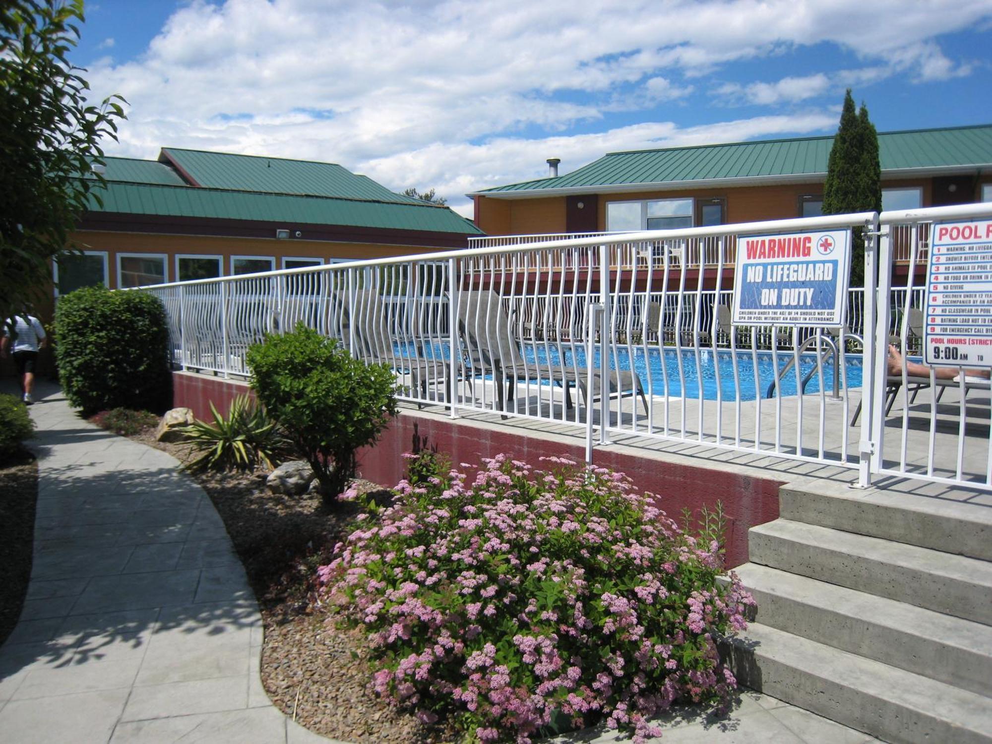 Days Inn By Wyndham Penticton Conference Centre Exteriör bild